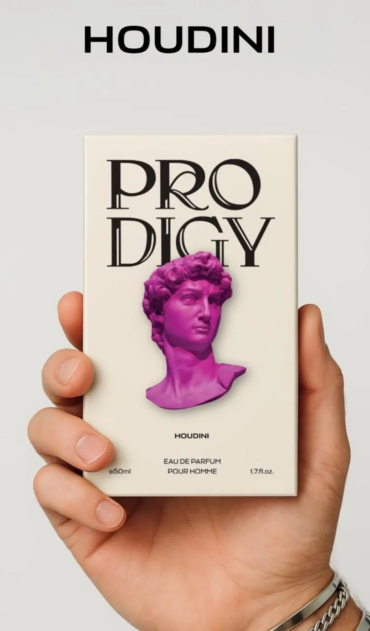 Houdini Perfumes Prodigy held in hand