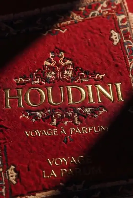 Voyage à la Parfum, crimson